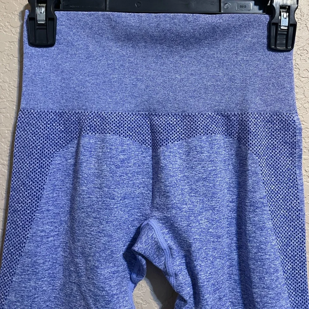 SOLD đźš« High Rise Seamless Leggings - Picture 7 of 12